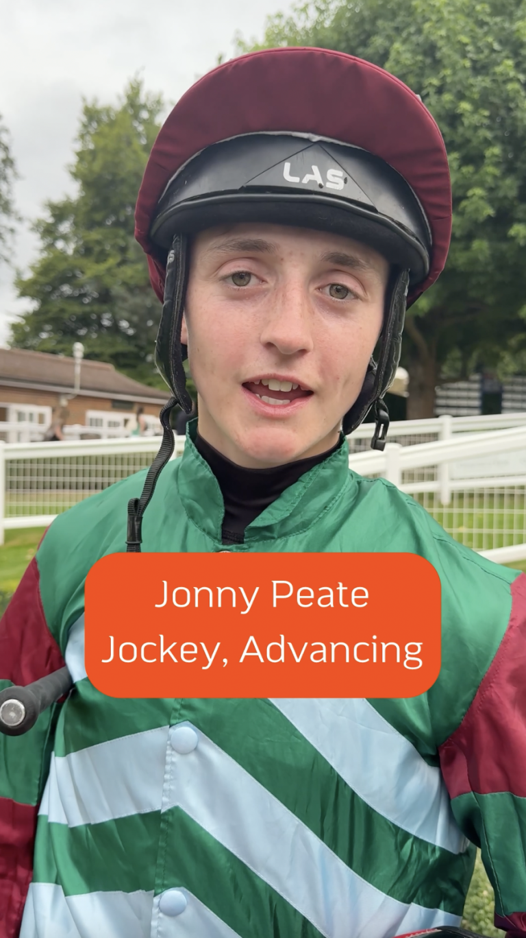 Advancing finishes third at Sandown!